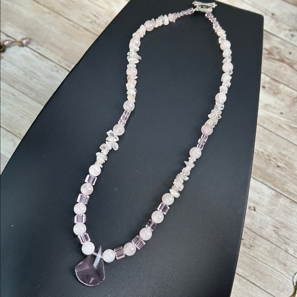 Elegant Rose Quartz and Crystal Beaded Necklace